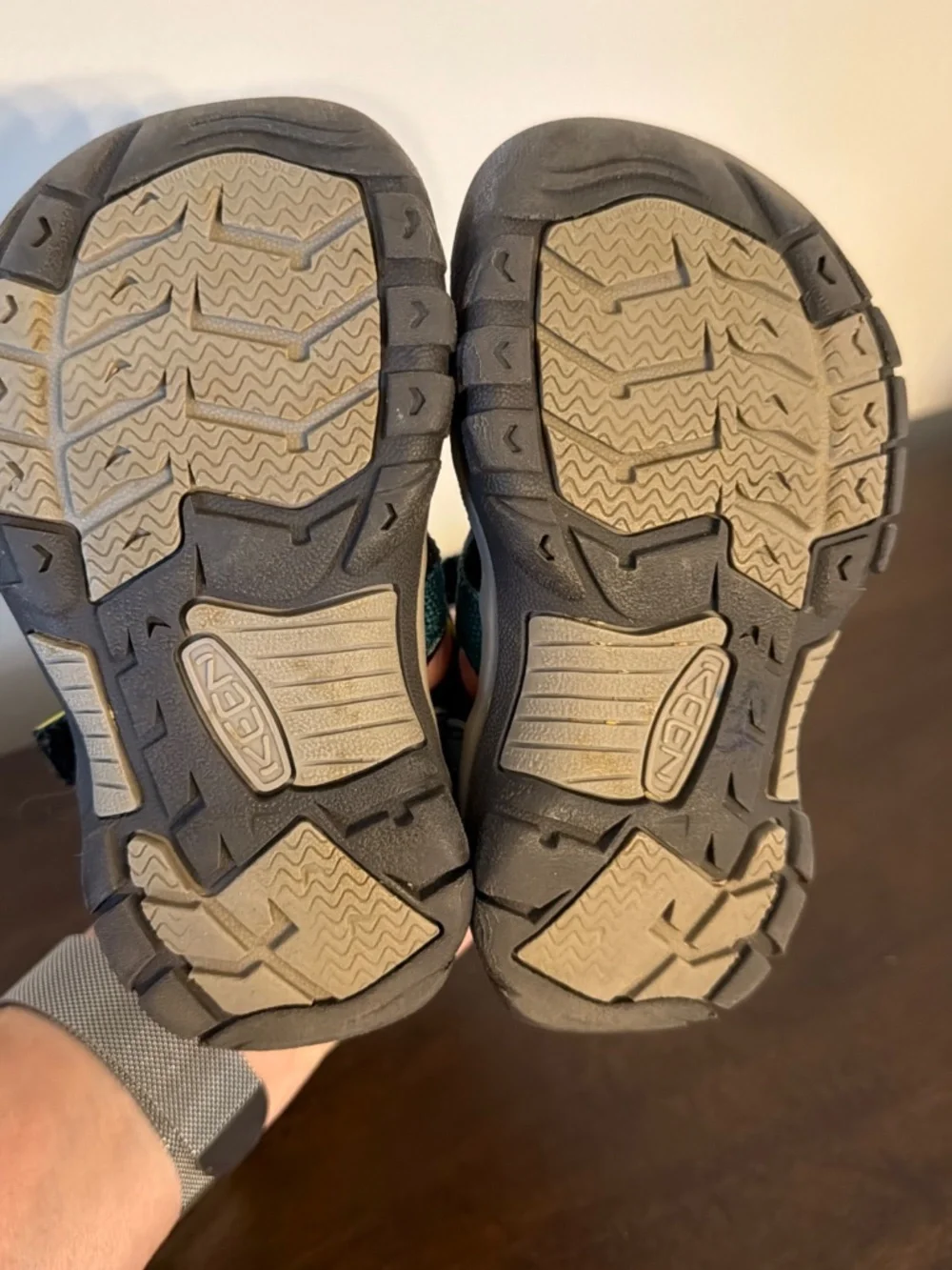 Keen Little Kids Green Yellow Washable Sport Sandals Sz 9 Rubber Toe EUC